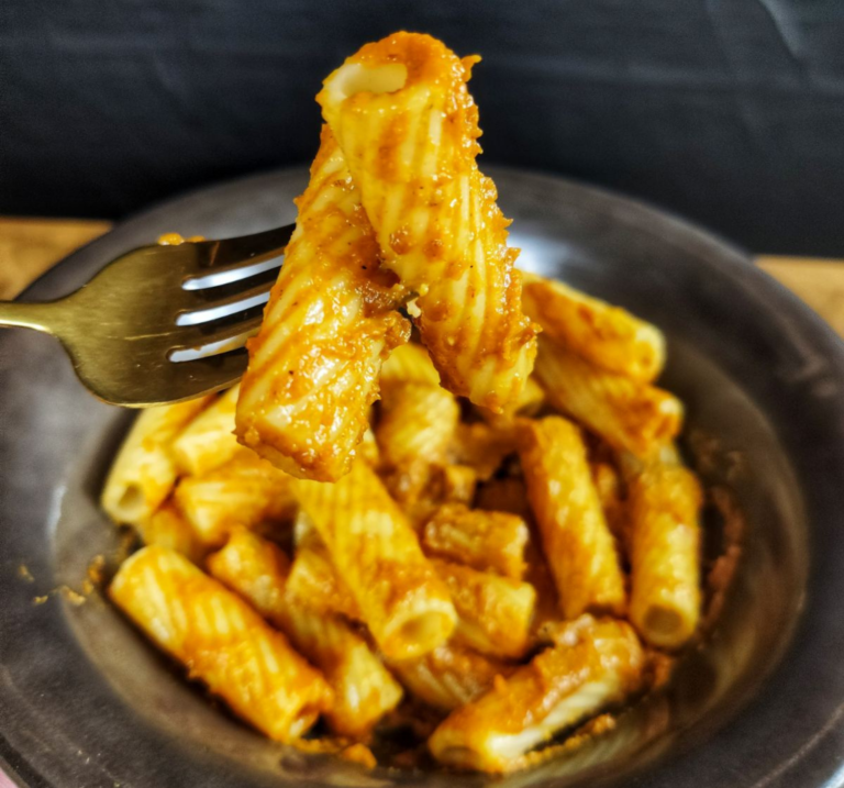 Tortiglioni με σάλτσα κολοκύθας σαλτσα-κολοκυθας