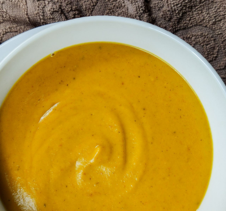 Vegan βελουτέ καροτόσουπα με τζίντζερ | 331 θερμίδες βιγκαν-καροτοσουπα