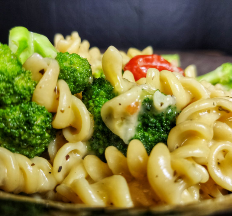Vegan μακαρονάδα με μπρόκολο | Κρεμώδης και light βιγκαν-μακαροναδα