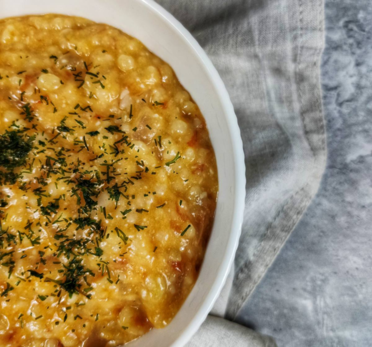 Νηστίστιμος τραχανάς με ντομάτα και τυροκαυτερή τραχανάς-με-ντομάτα