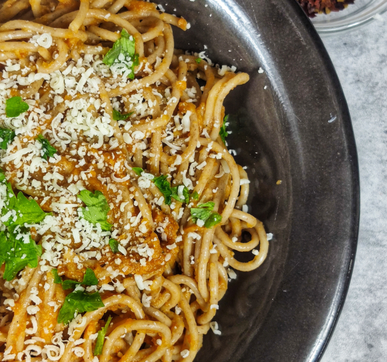 Σπαγγέτι με vegan σάλτσα ρεβυθιού