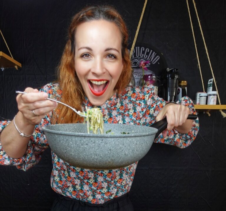 Κρεμώδης μακαρονάδα με αρακά