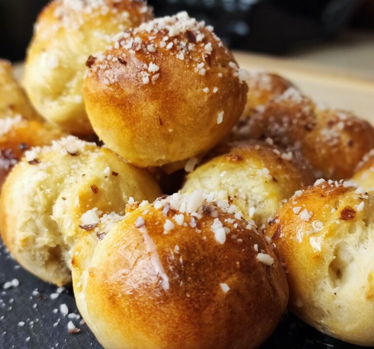 Λουκουμάδες φούρνου με 2 υλικά | Το τέλειο comfort πρωινό