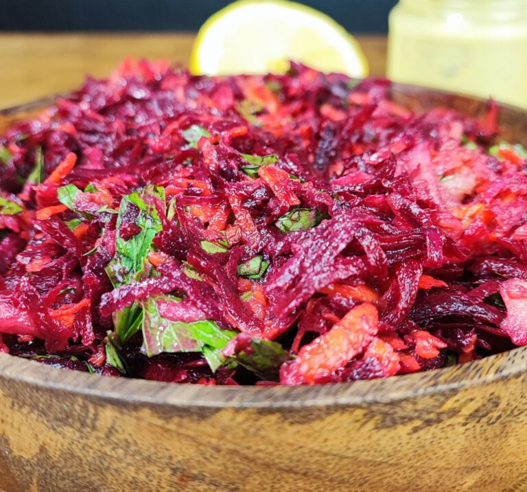 Καλοκαιρινή σαλάτα με παντζάρι και καρότο | + dressing που την απογειώνει