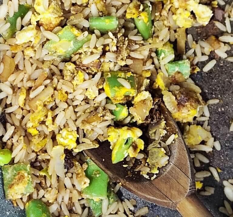 Ρύζι με φασολάκια σε 15′ | Ινδονησιακό φαγητό