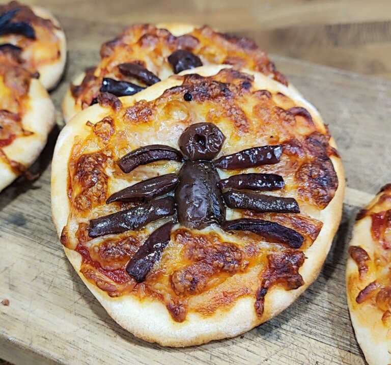 Πιτσάκια-αράχνες για το Halloween