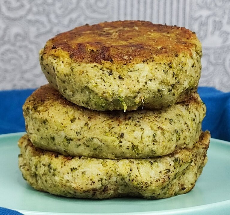 Μπιφτέκια μπρόκολου με 3 υλικά | 47 θερμίδες