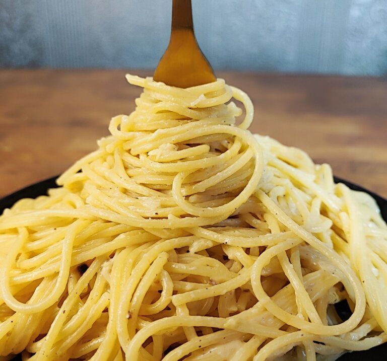 Σκορδομακαρονάδα | Πιο σκορδάτη και από σκορδάτη