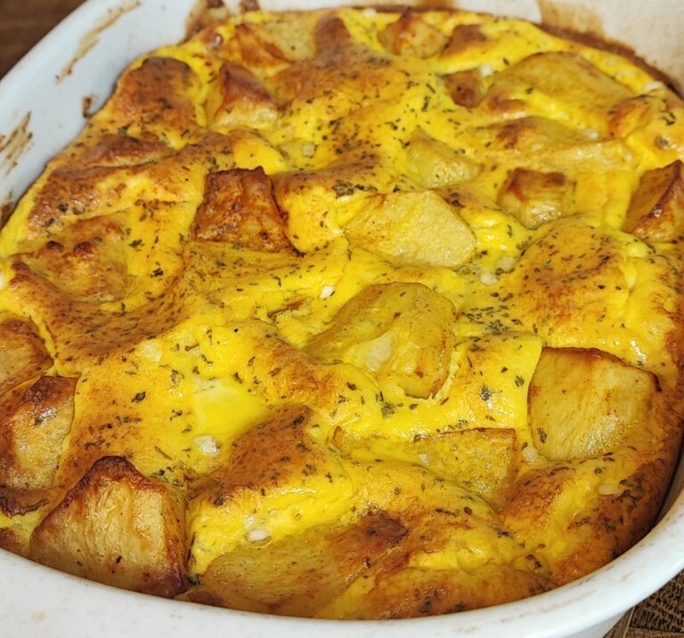 Πατάτες με αυγά στον φούρνο | Το φαγητό των παιδικών μας χρόνων