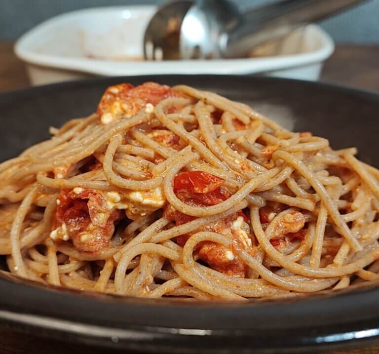 Ψητή φέτα με τοματίνια στο AIRFRYER | Για μακαρονάδες