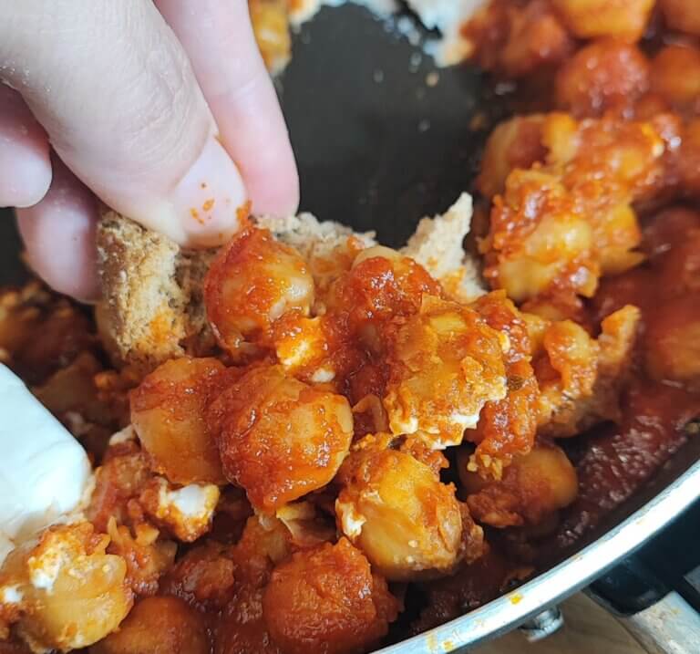 Ρεβύθια σαγανάκι | Έτοιμα σε 10′