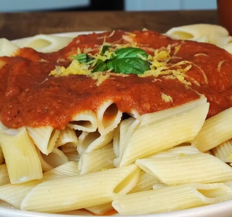 Ωριμες ντομάτες | Φτιάξε στον φούρνο την πιο νόστιμη σάλτσα