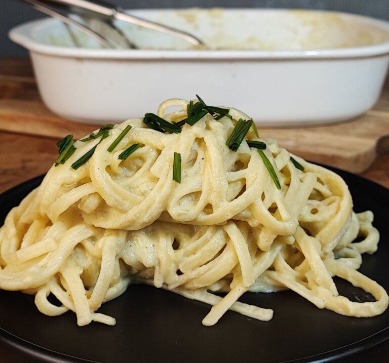 Μακαρονάδα με σάλτσα κολοκυθάκια | 2 ευρώ η μερίδα