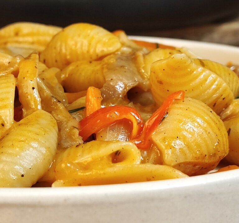 Η μακαρονάδα του φοιτητή | Έτοιμη σε 15′, με ένα σκεύος