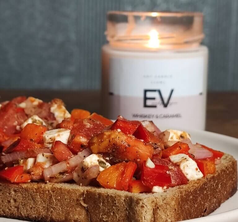 Βραδινό των 5′ με φρυγανισμένο ψωμί και λαχανικά