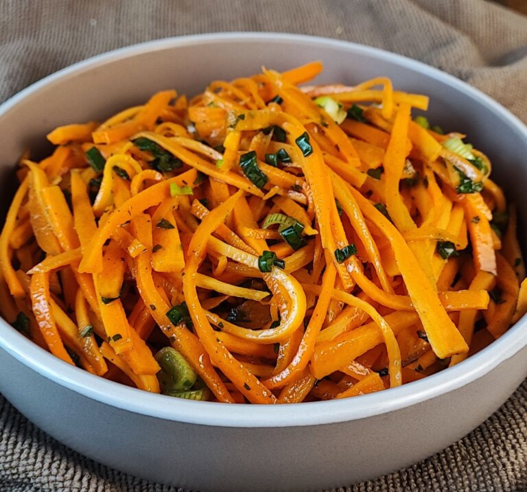 Γρήγορη καροτοσαλάτα με το πιο εύκολο dressing